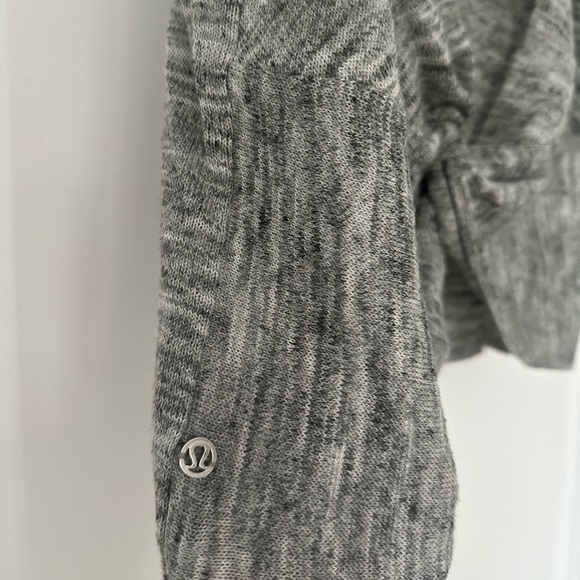 COPY - Lululemon knit tank with twist back - Picture 3 of 3